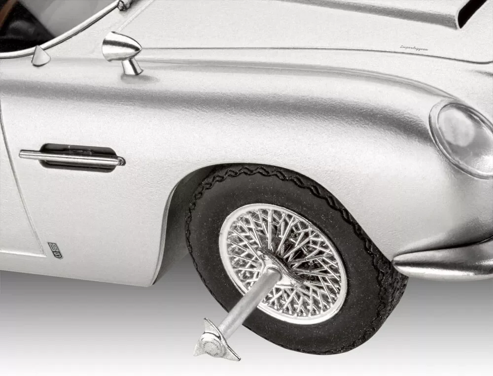 Revell 05653 Geschenkset James Bond Aston Martin DB5 1:24